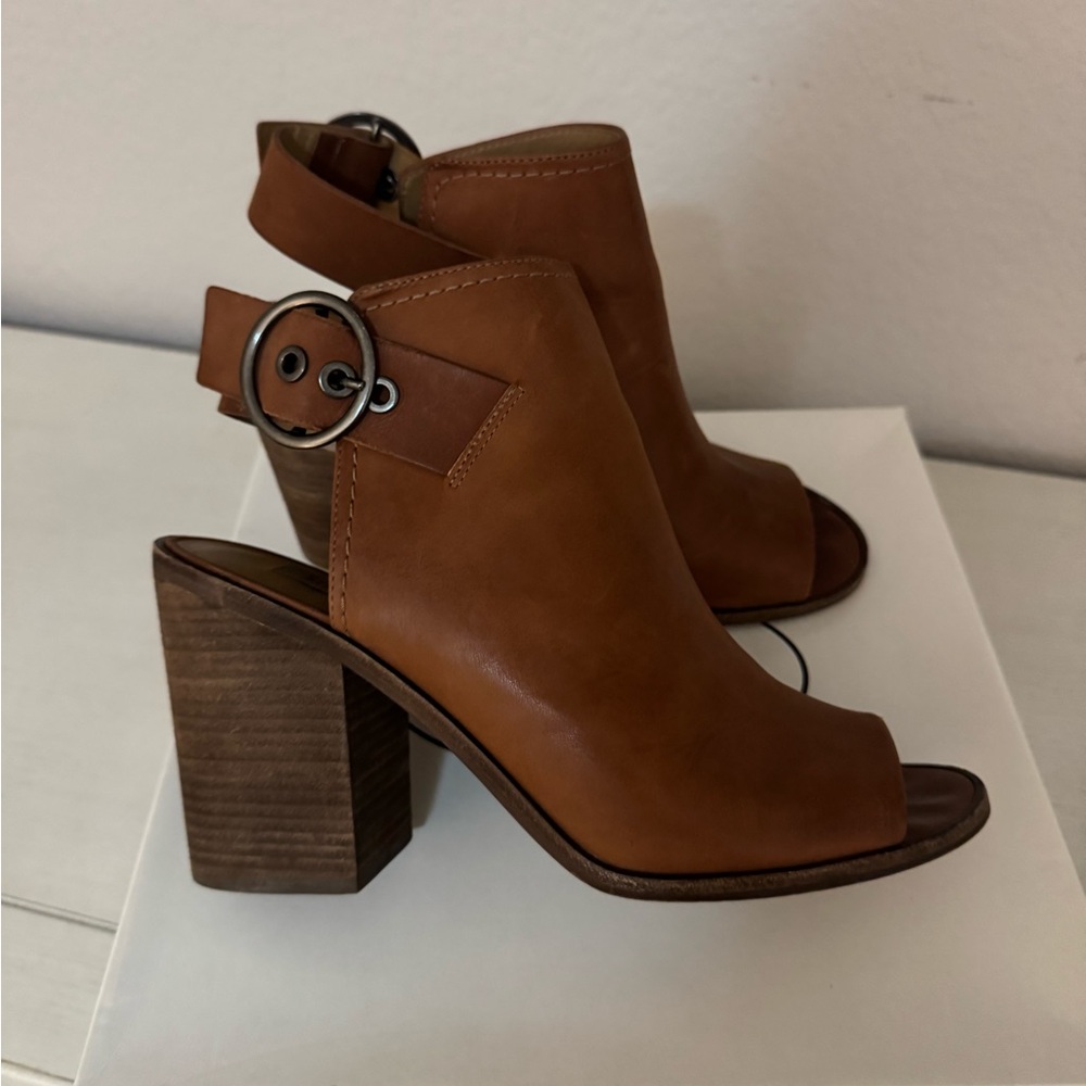 Steve Madden Heels - 10